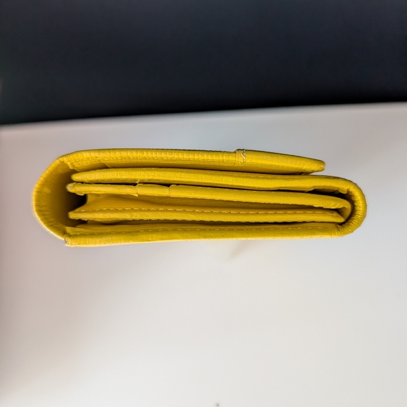 Authentic MCM Visetos Long Wallet in Rare Lemon Yellow - Picture 6 of 15